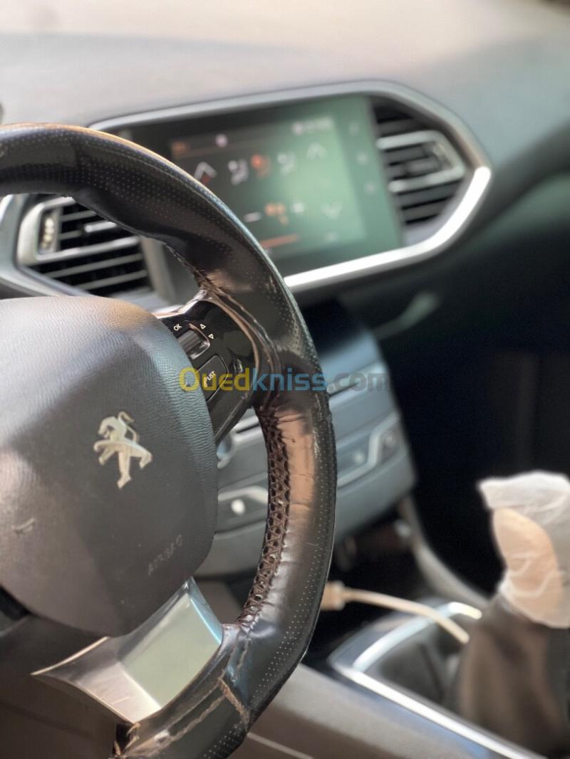 Peugeot 308 2021 Allure 11