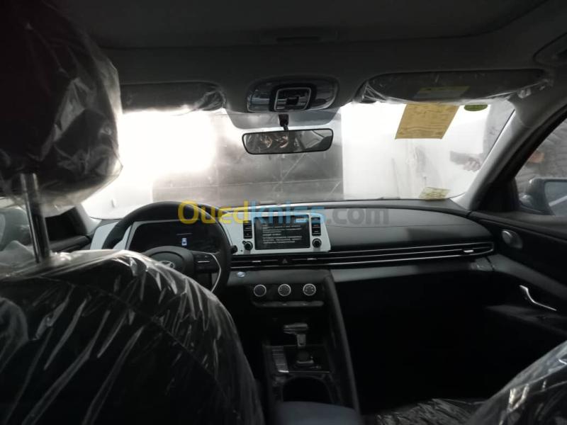 Hyundai Elantra 2025  5
