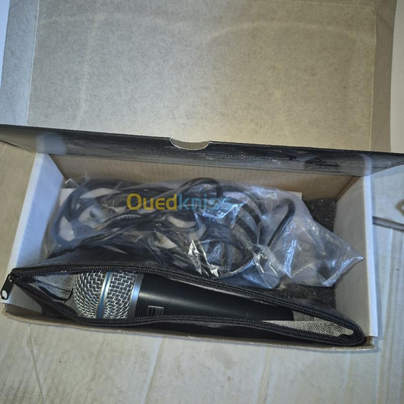 Pack Sonorisation Complet . 2 Enceintes 15" . Table Amplifiée . Micro . 2 Pieds 5