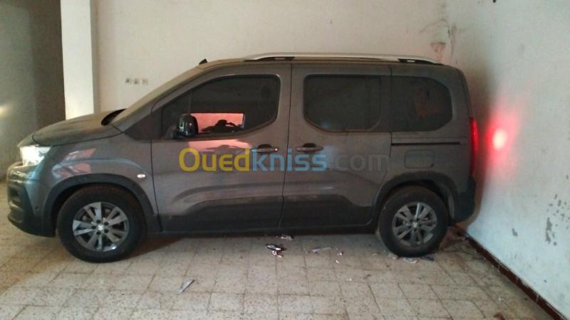 Peugeot Rifter 2023 Allure 10