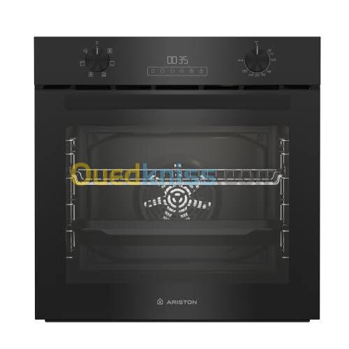 Promo four Ariston électrique avec affichage ventilé AROE 6R253 DBNA