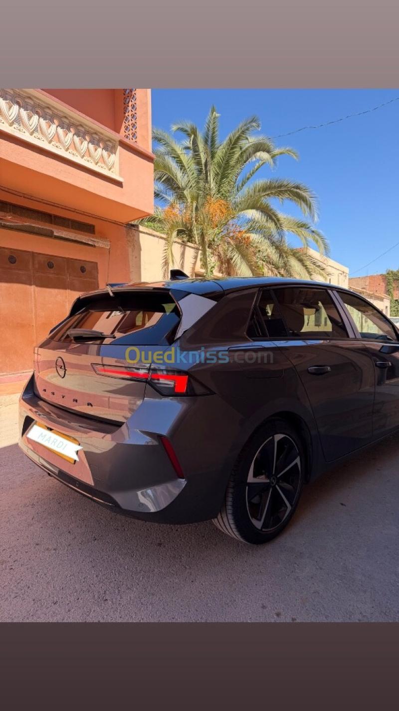 Opel Astra 2024 Gs line 4