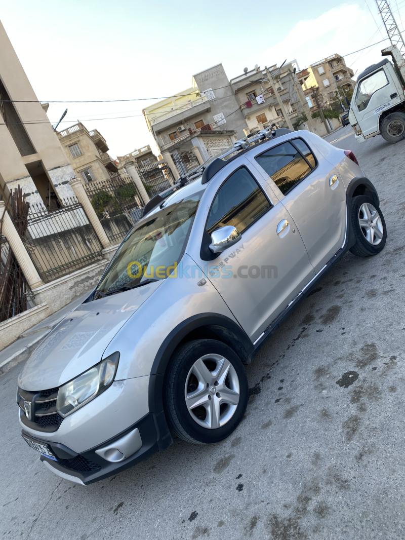 Dacia Sandero 2015  4