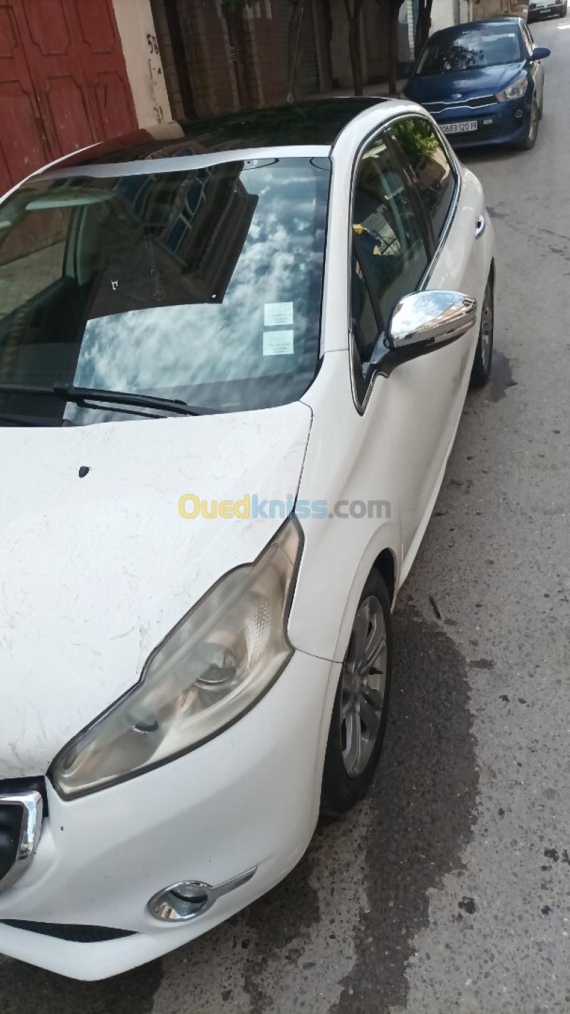 Peugeot 208 2015 Allure 6
