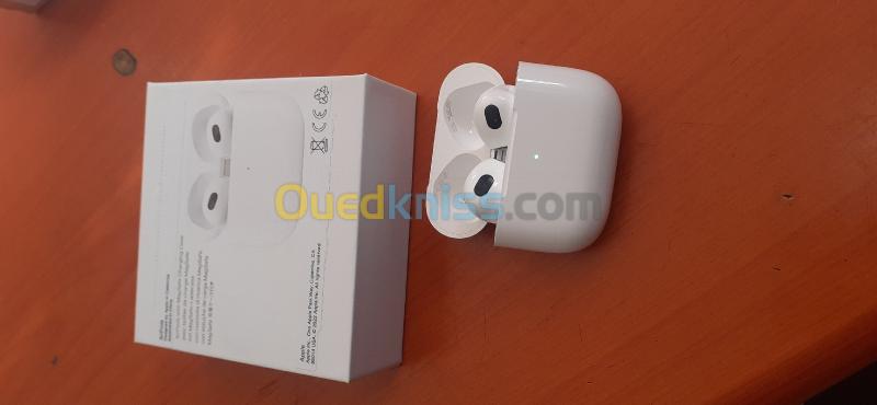 Air pods pro 3