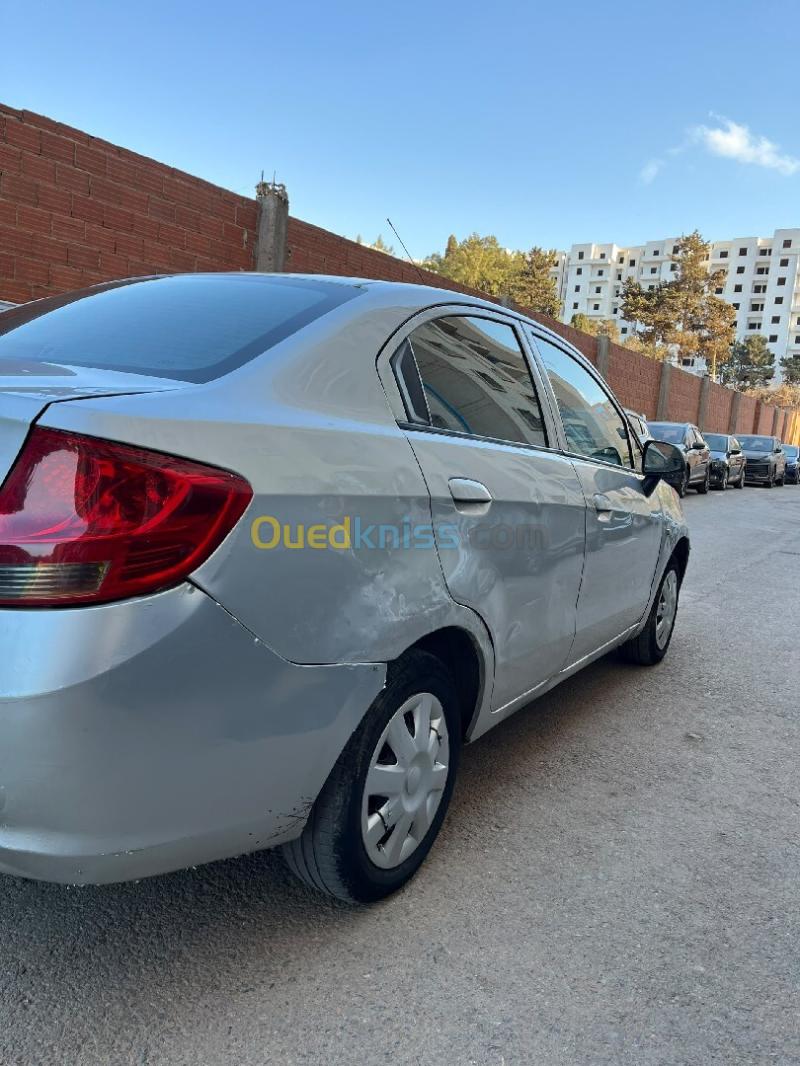 Chevrolet Sail 4 portes 2012  2