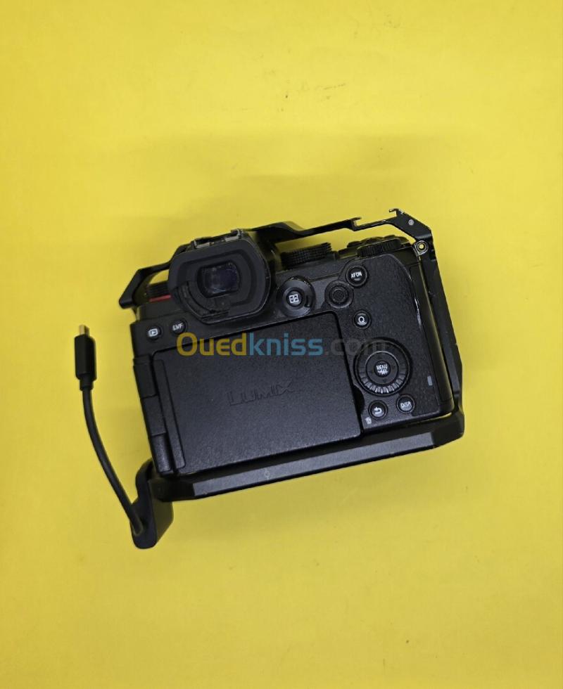 Panasonic Lumix S5 [9K] 3