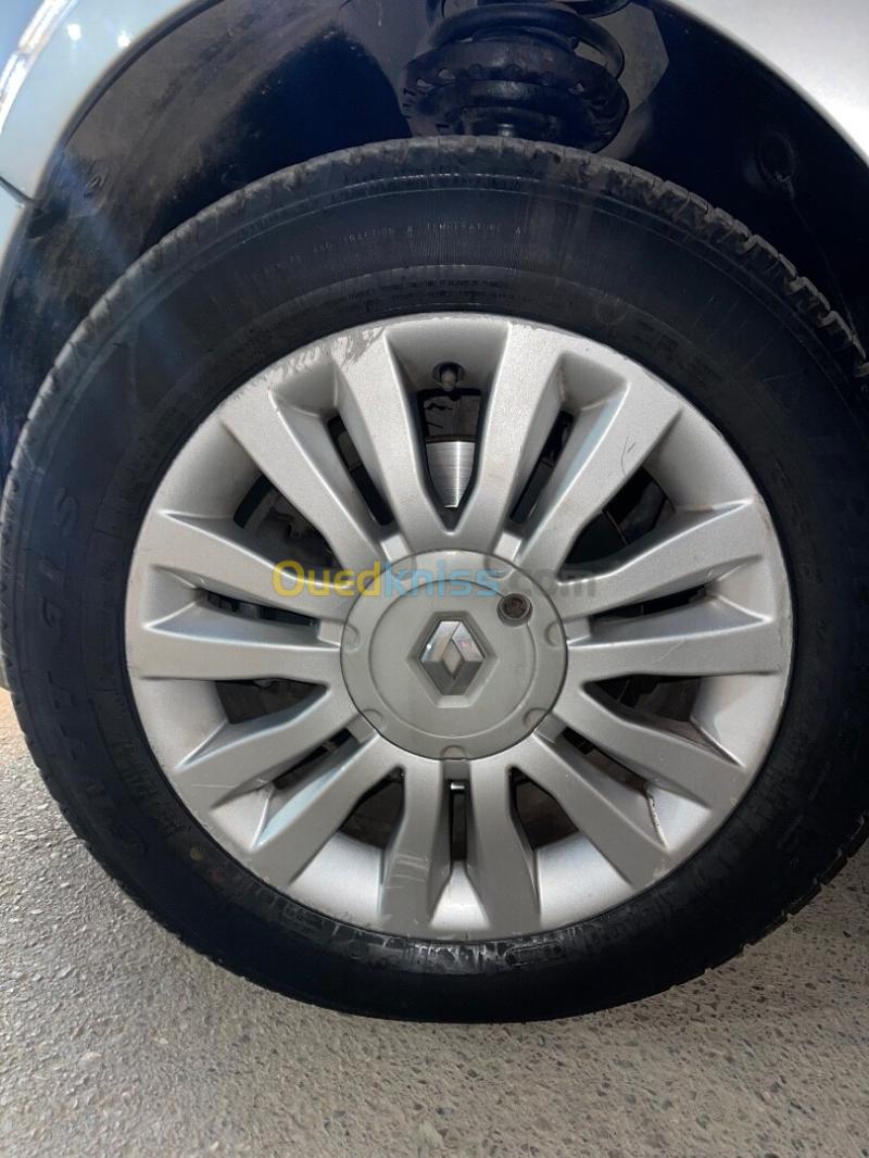 Renault Clio 3 2012 Night and Day 3