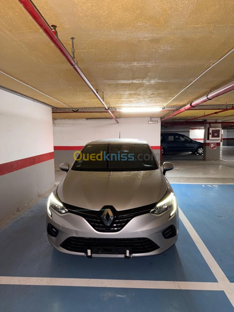 Renault Clio 5  2023  2