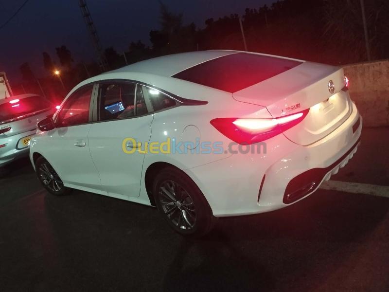 MG MG5 2026  2