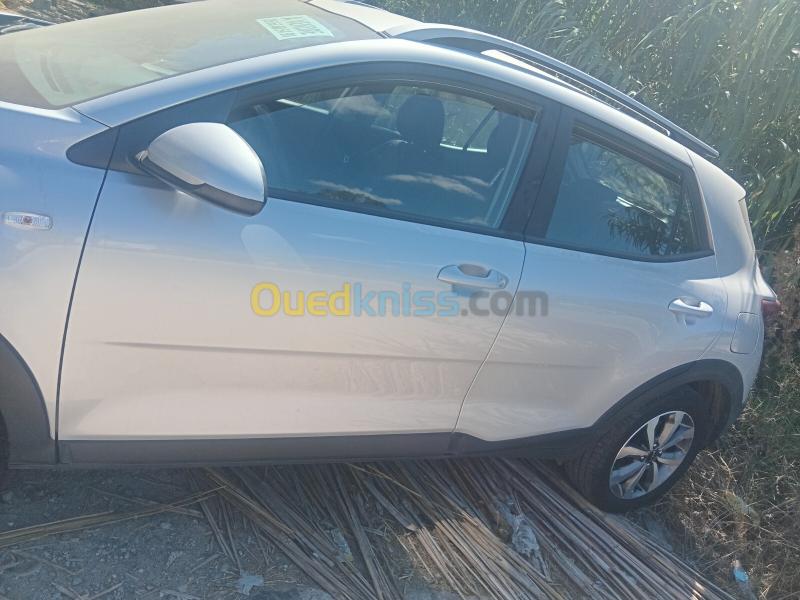 Kia Stounic 2022  3