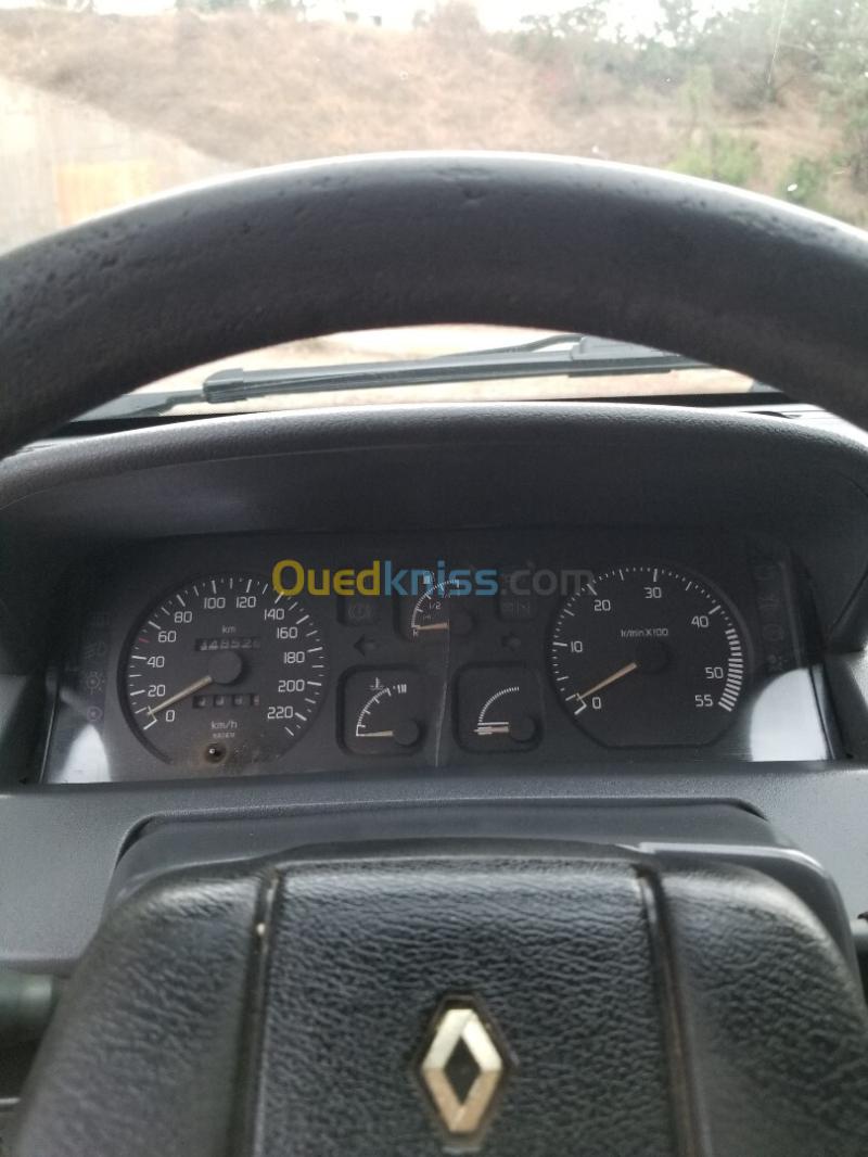 Renault Clio 2 1999 Clio 2 13