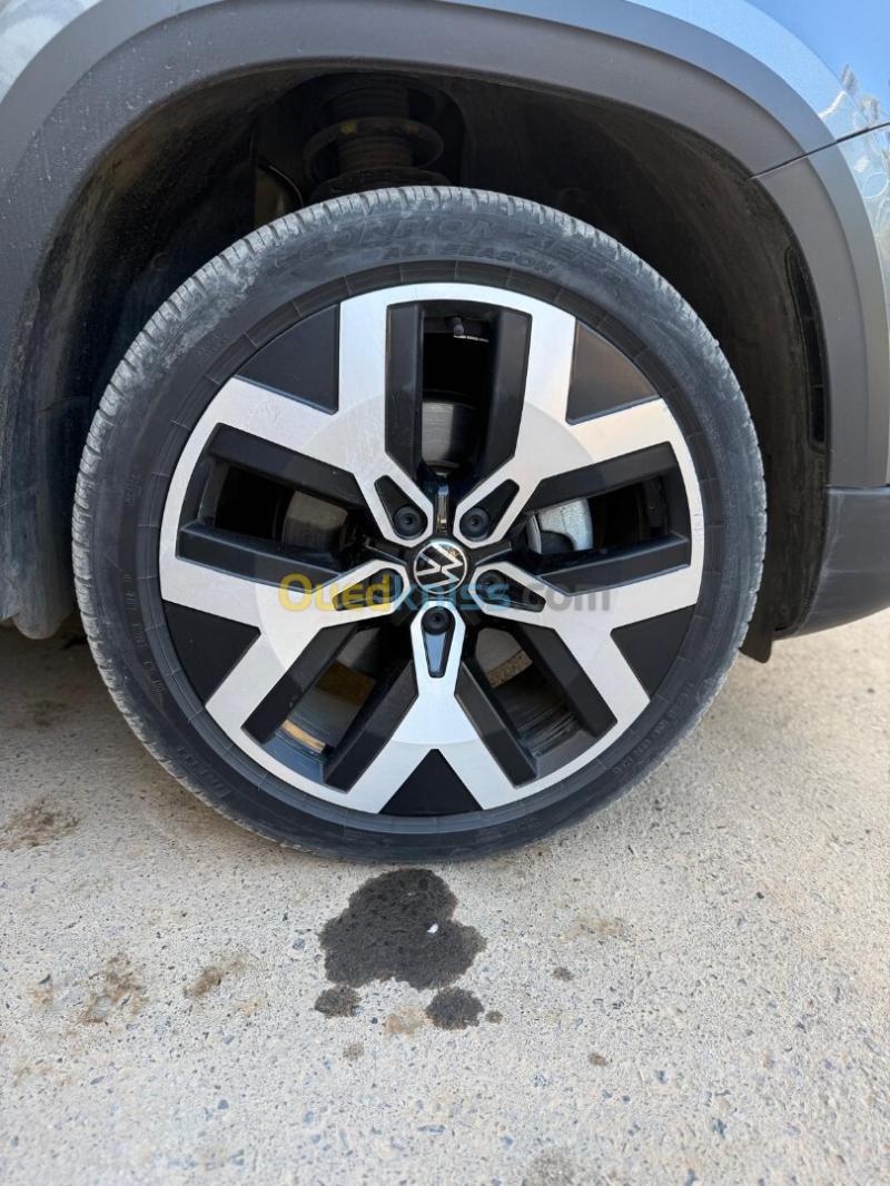Volkswagen Taos 2023 SEL 4