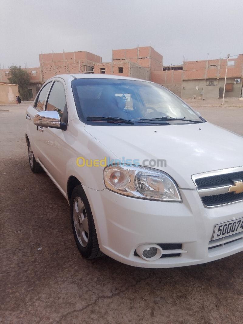 Chevrolet Aveo 4 portes 2015  28