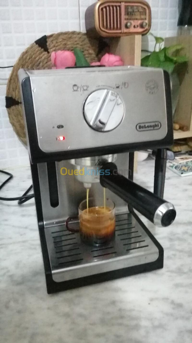 Machine à café delonghi active line bon état 2