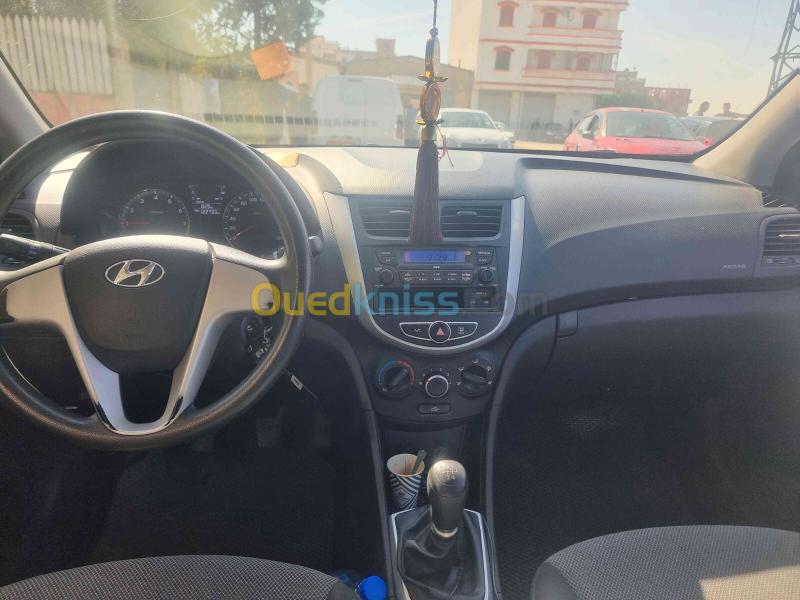 Hyundai Accent RB  5 portes 2013 Style 4