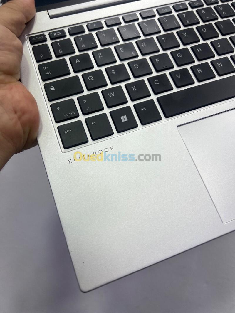 HP ELITEBOOK 830 g11 ULTRA 5 135U RAM 16gb nvme 256gb INTEL GRAPHICS 3