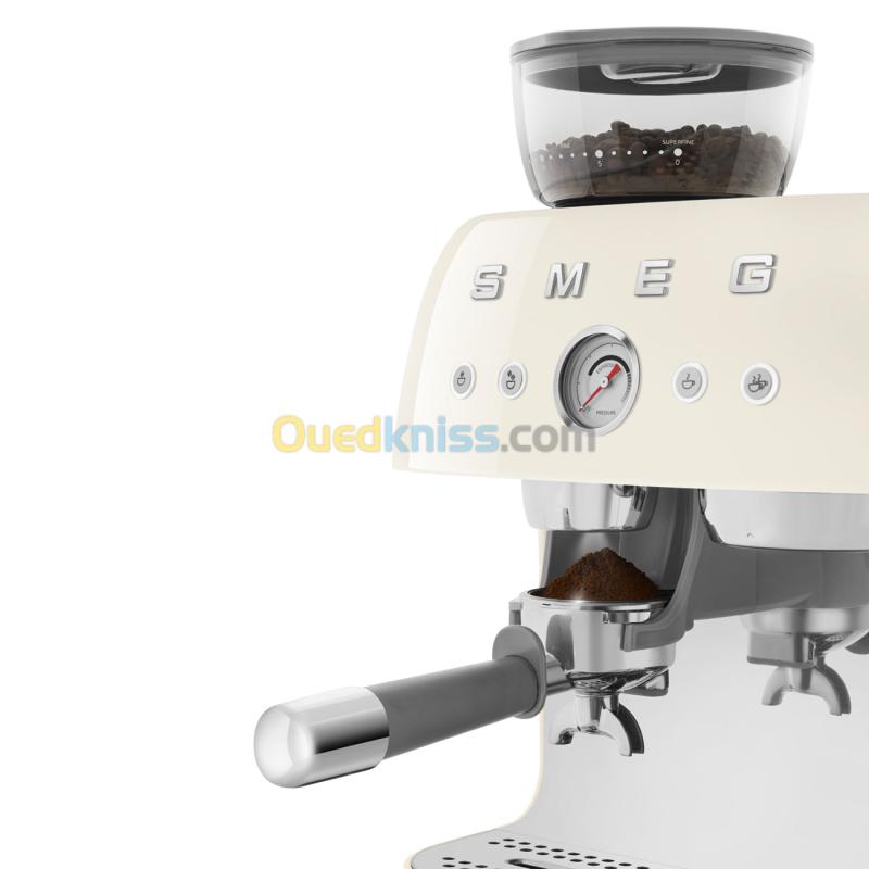 MACHINE A CAFE SMEG AV BROYEUR BEIGE EGF03CREU 4