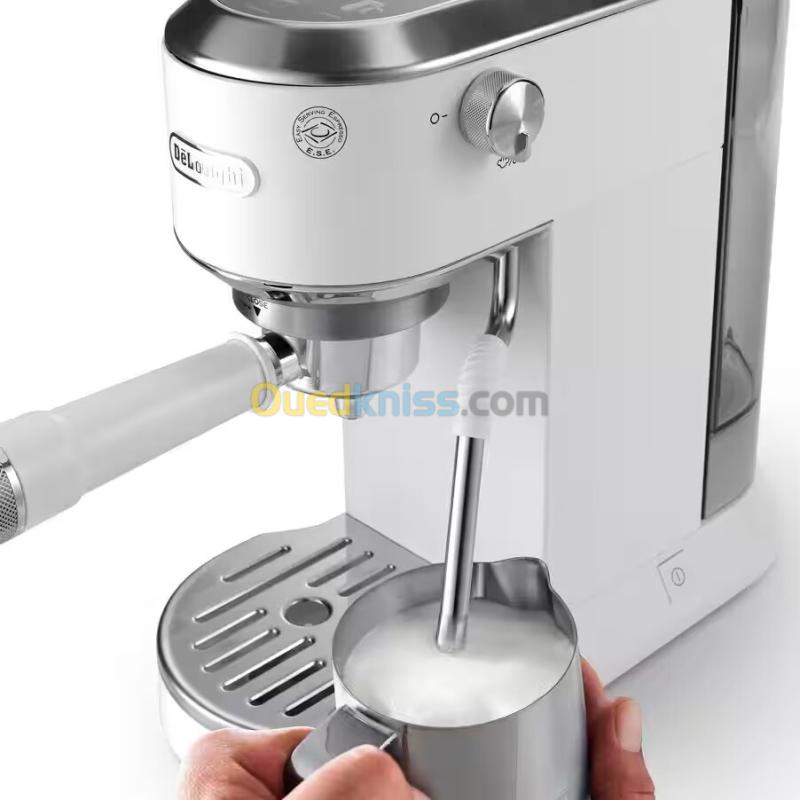 Machine à café Dedica Duo  Cold Brew - BLANC - EC890-15 bars - buse vapeur - affichage LED tactile