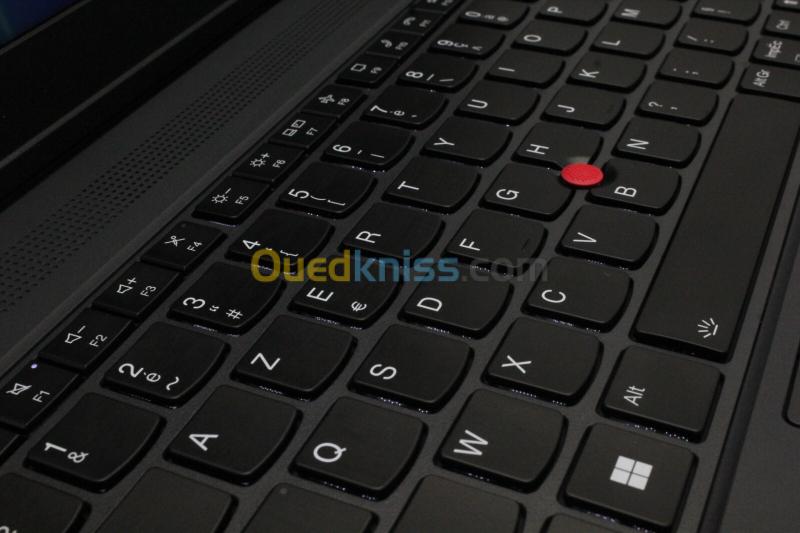 LENOVO THINKPAD P16V ULTRA 7 165H 32GB 512GB SSD ECRAN 16" FHD NVIDIA RTX500 ADA 4GB 2