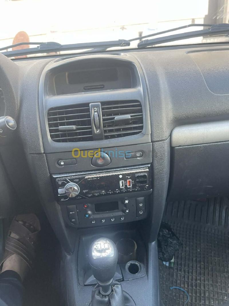 Renault Clio Campus 2012 Clio Campus 13