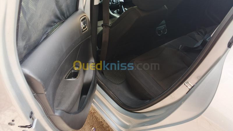 Peugeot 308 2014 Allure 14