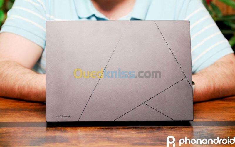ASUS ZENBOOK  14  OLED/32GB  DDR5 8800MHZ/1TB  SSD NVEM/AMD RADEON 840M 4GB/ECRAN 14 POUCE 3K  OLED 90HZ 13