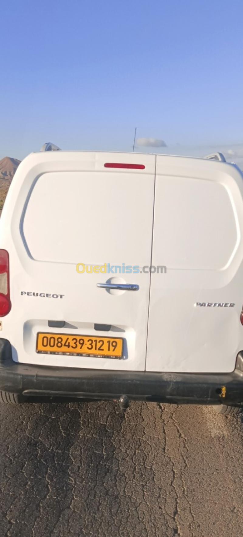 Peugeot B9 2012  7