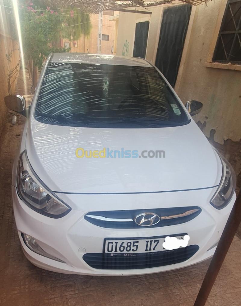 Hyundai Accent RB  5 portes 2017 Préstige 21