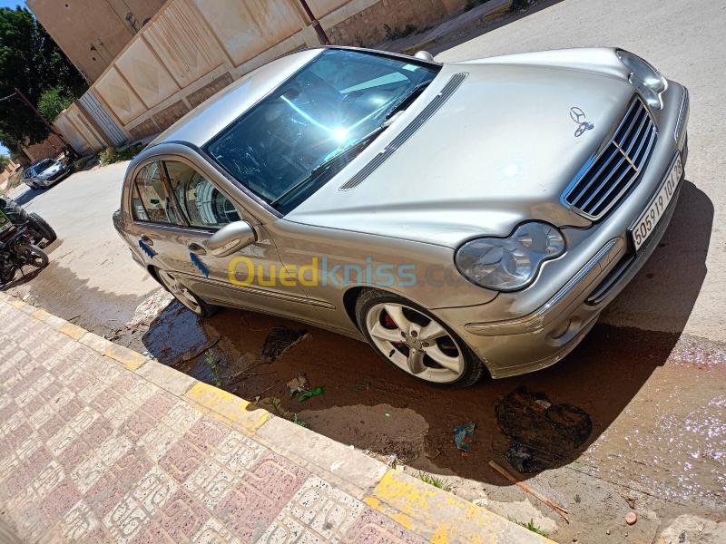 Mercedes Classe C 2004 220 Exclusive 3