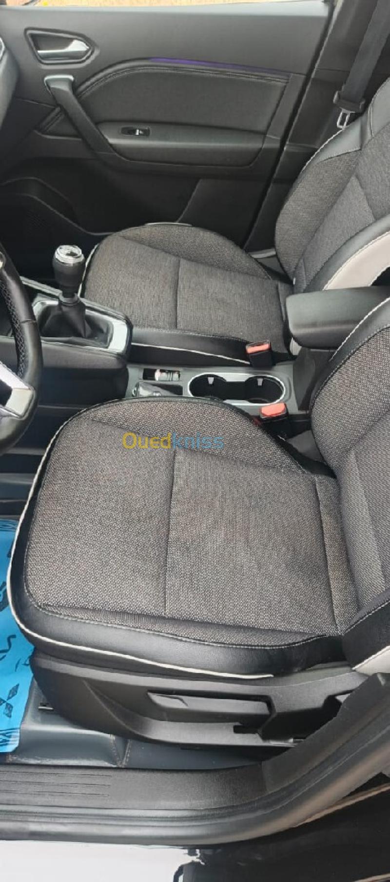 Renault Captur 2023 Intous plus 3
