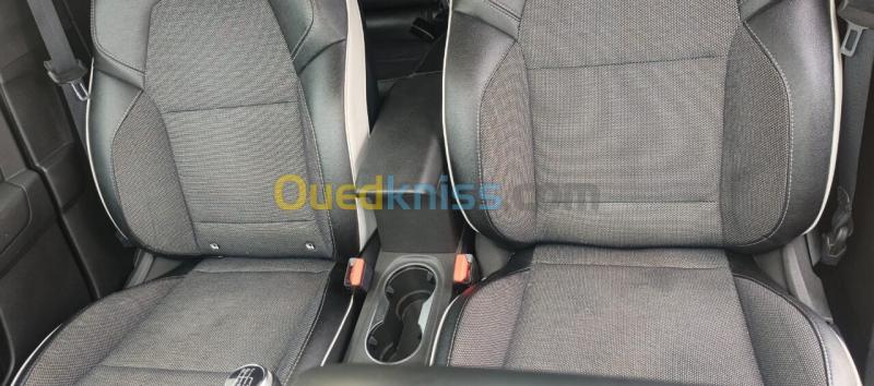 Renault Captur 2023 Intous plus 7