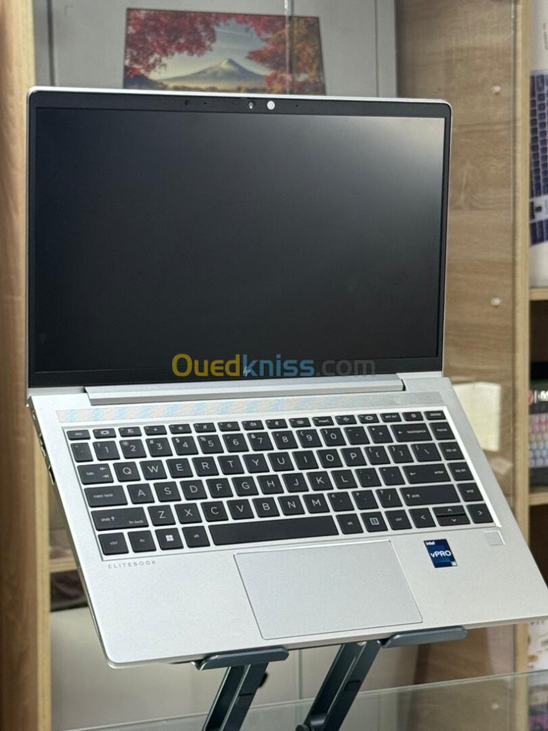 HP ELITEBOOK 640 G10 I5 VPRO 1345U 16GO 256GO SSD NVME 2