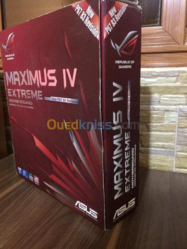 Asus maximus IV EXTREME P67 + i7 2700k + 8gb ram 1600mhz - Algiers