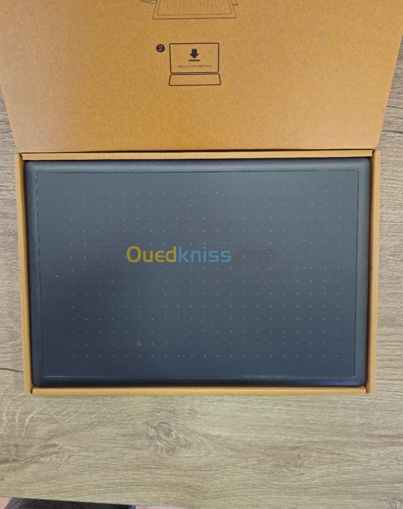 TABLETTE GRAPHIQUE ONE BY WACOM MEDIUM CTL-672  ORIGINALE 3
