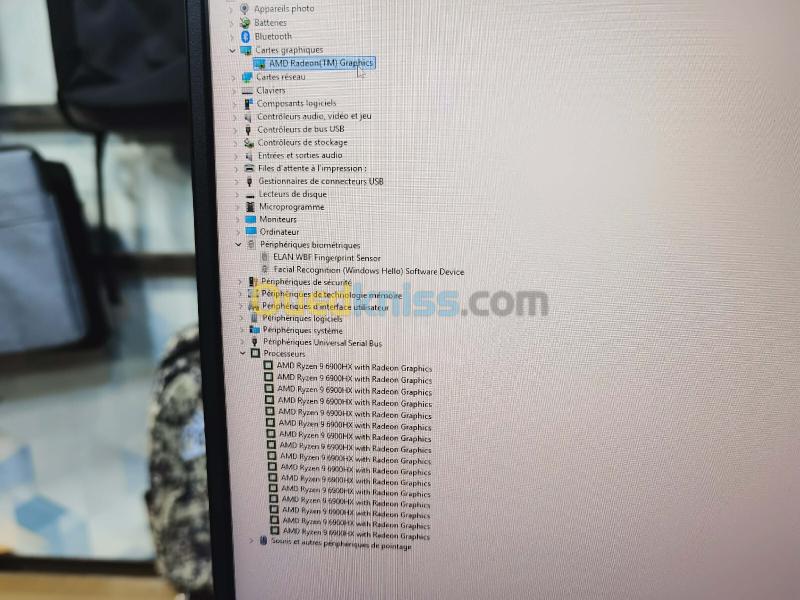 ASUS ZENBOOK PRO 17 RYZEN 9 6900HX 32GB DDR5 1000GB SSD TACHE F L'ÉCRAN 11