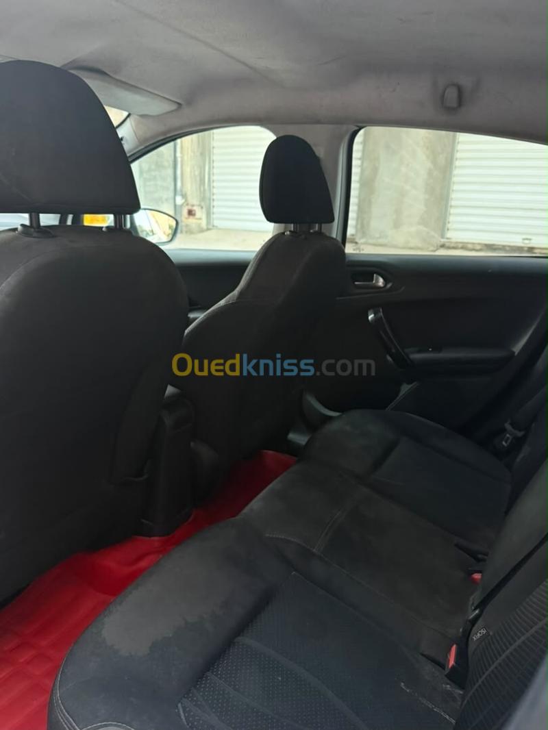 Peugeot 208 2014 eHDI 7