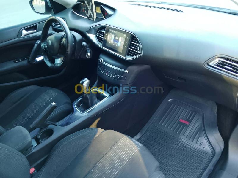 Peugeot 308 2016 Active 6