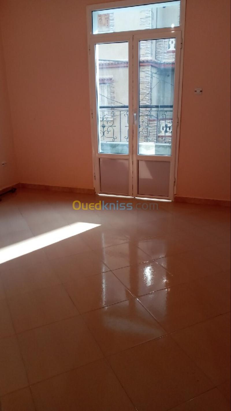 Location Appartement Niveau de villa F4 Alger Les eucalyptus 6