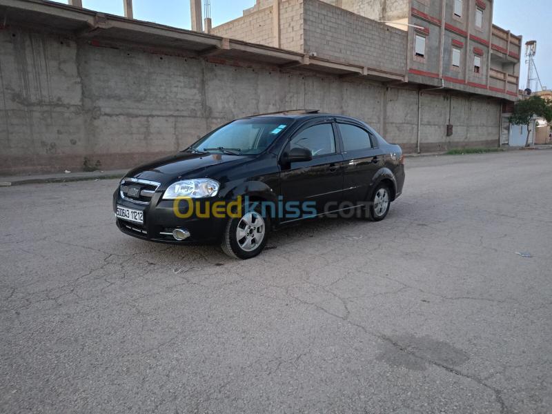 Chevrolet Aveo 4 portes 2012  2