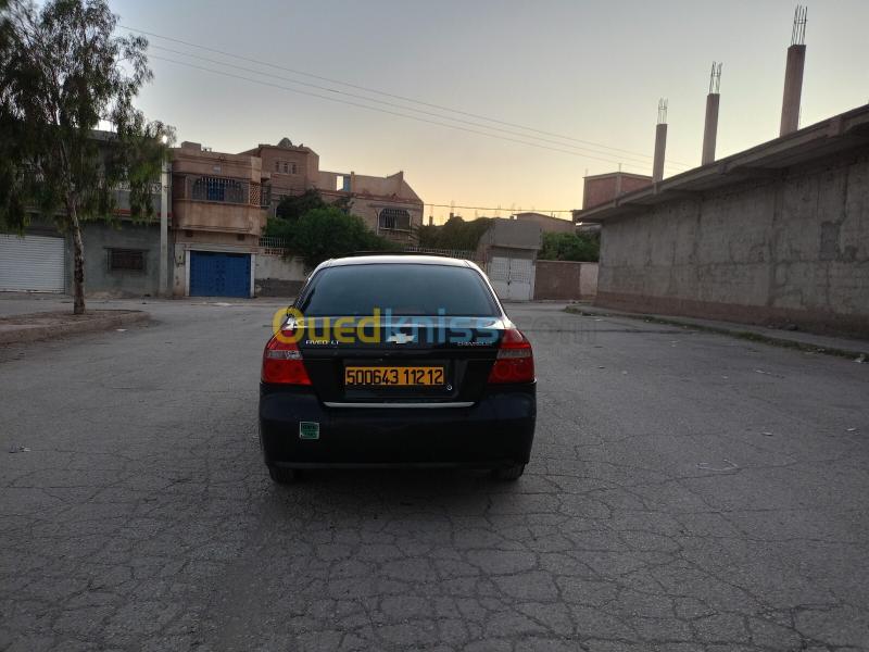 Chevrolet Aveo 4 portes 2012  9
