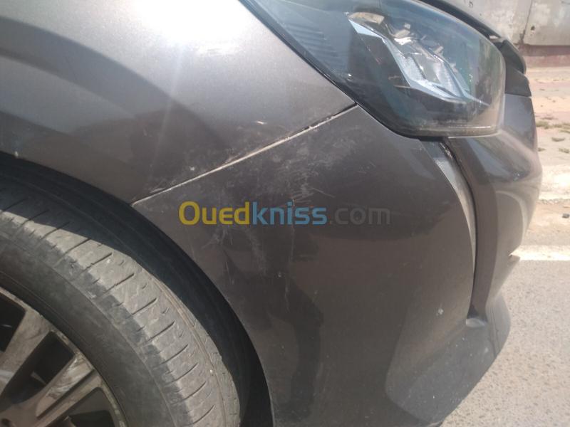 Peugeot 208 2022 Allure 4
