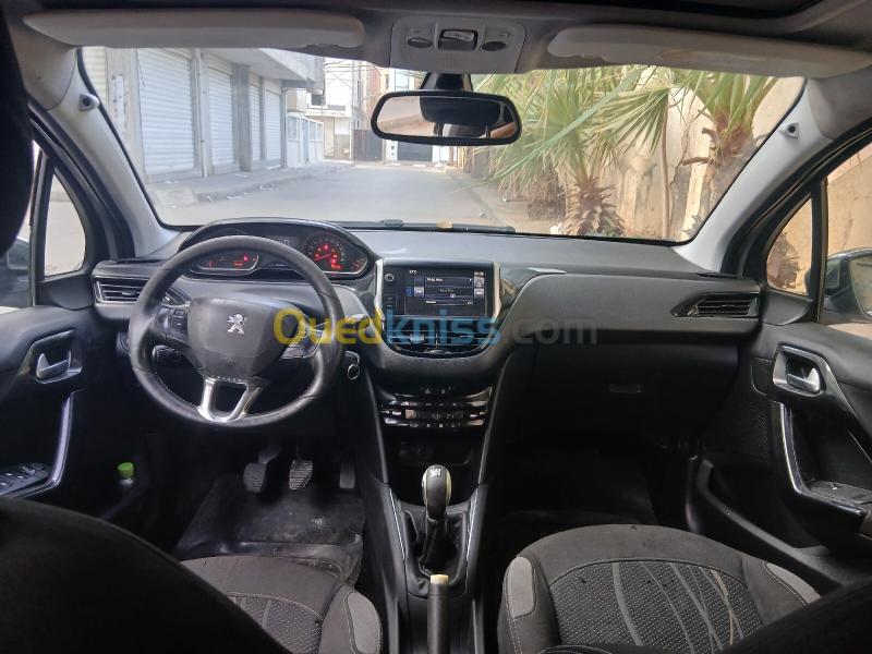 Peugeot 208 2015 Allure 6