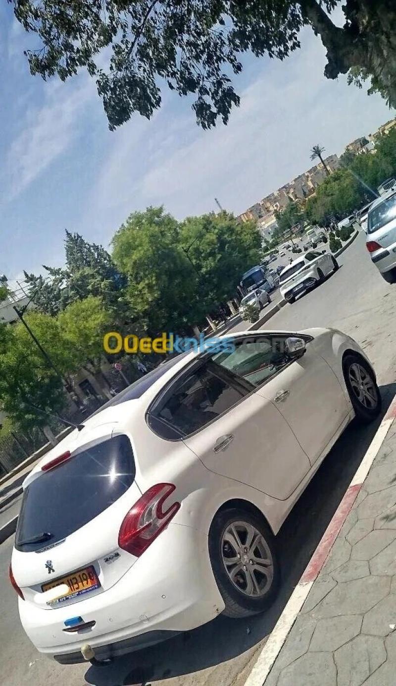 Peugeot 208 2013 Allure 9