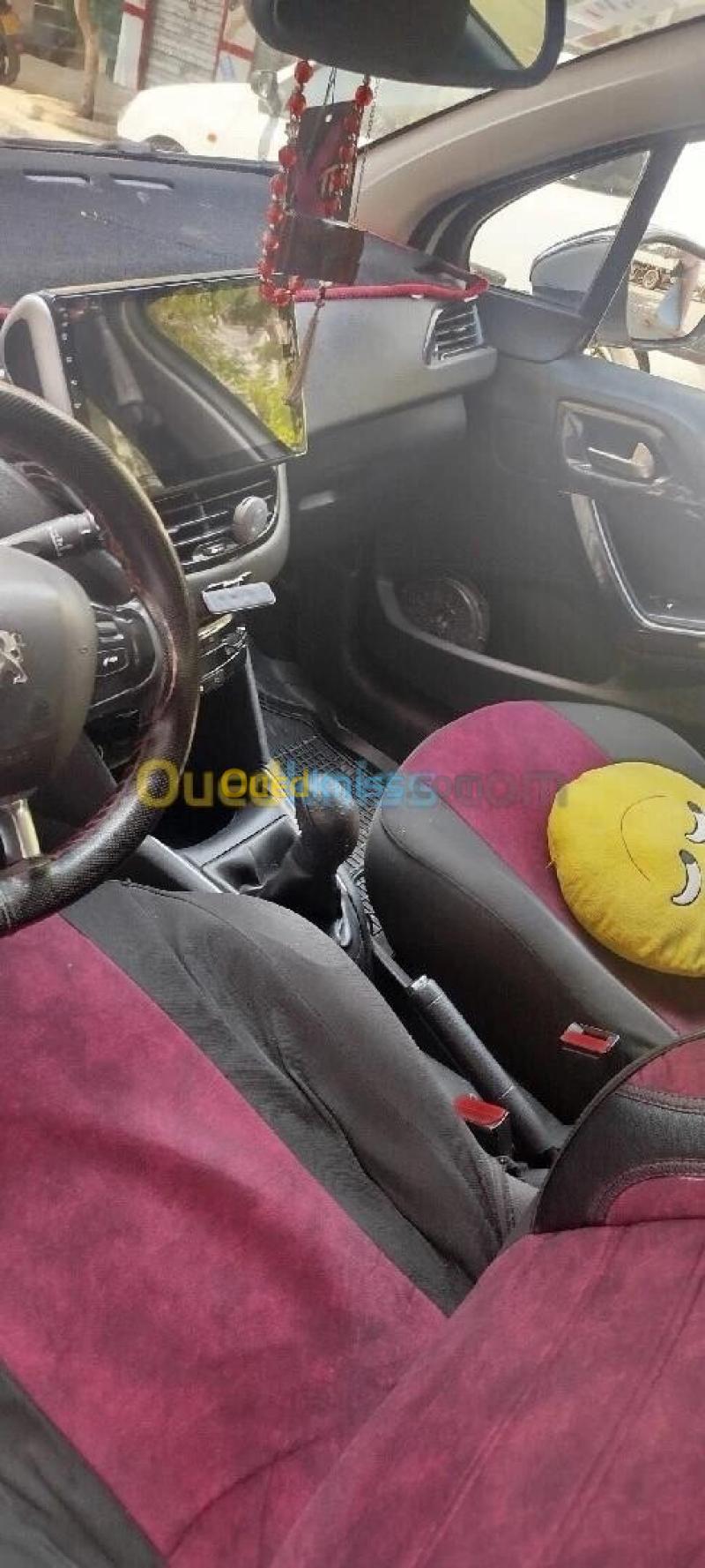Peugeot 208 2013 Allure 8