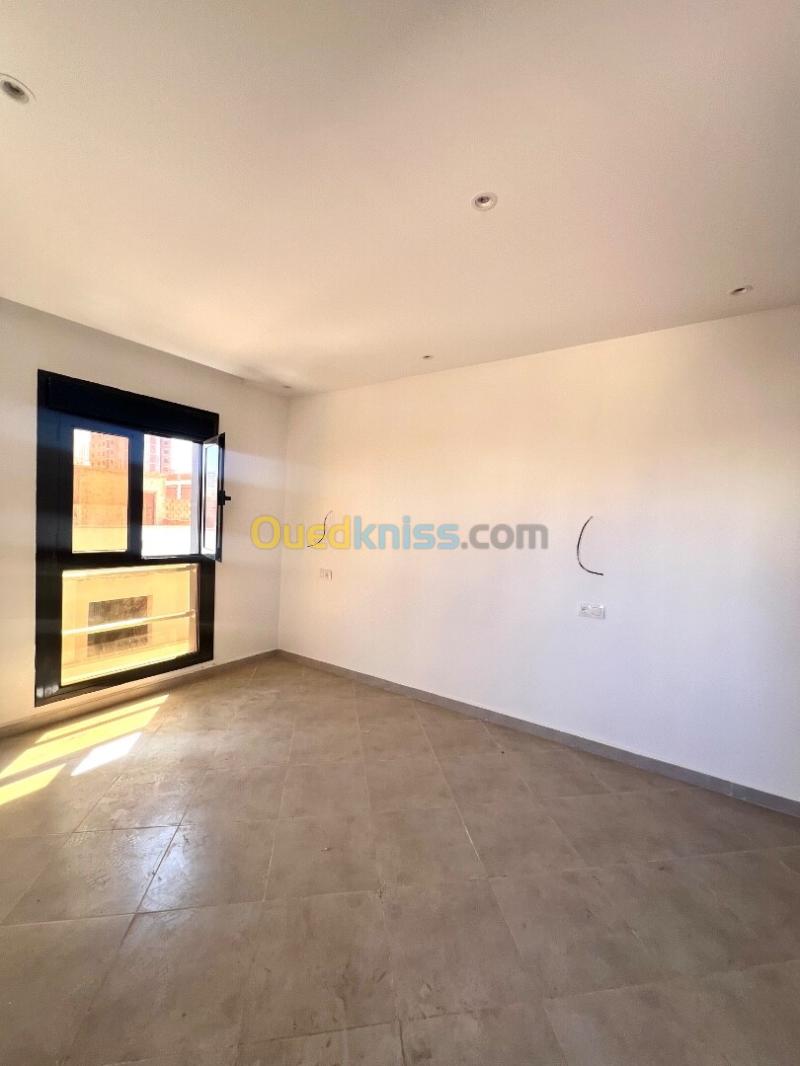 Vente Appartement F4 Oran Bir el djir 7
