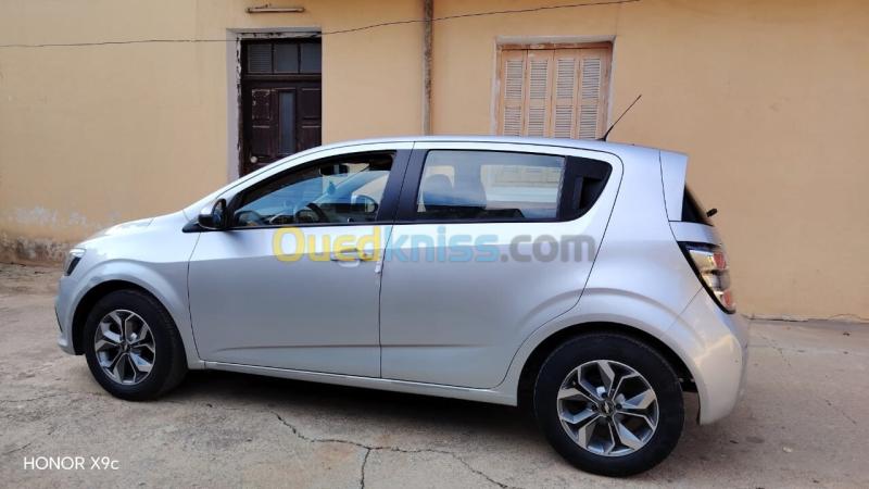 Chevrolet Sonic 2017 New 3