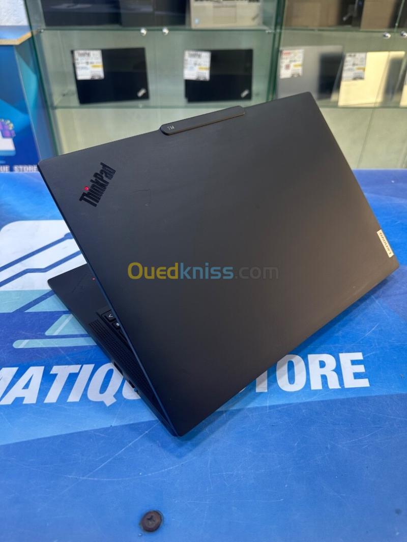 THINKPAD T14 GEN5 CORE : RYZEN 5 PRO 8540U DISC :  512 GB  (SSD)  RAM : 32 2