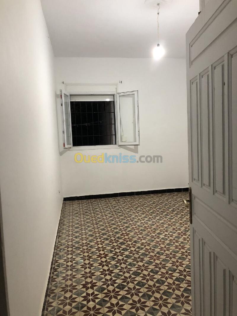 Location Appartement Niveau de villa F2 Alger Bouzareah