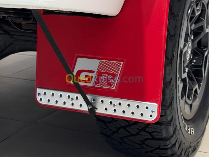 Toyota Hilux GR sport VIP 2026 Rally édition 18